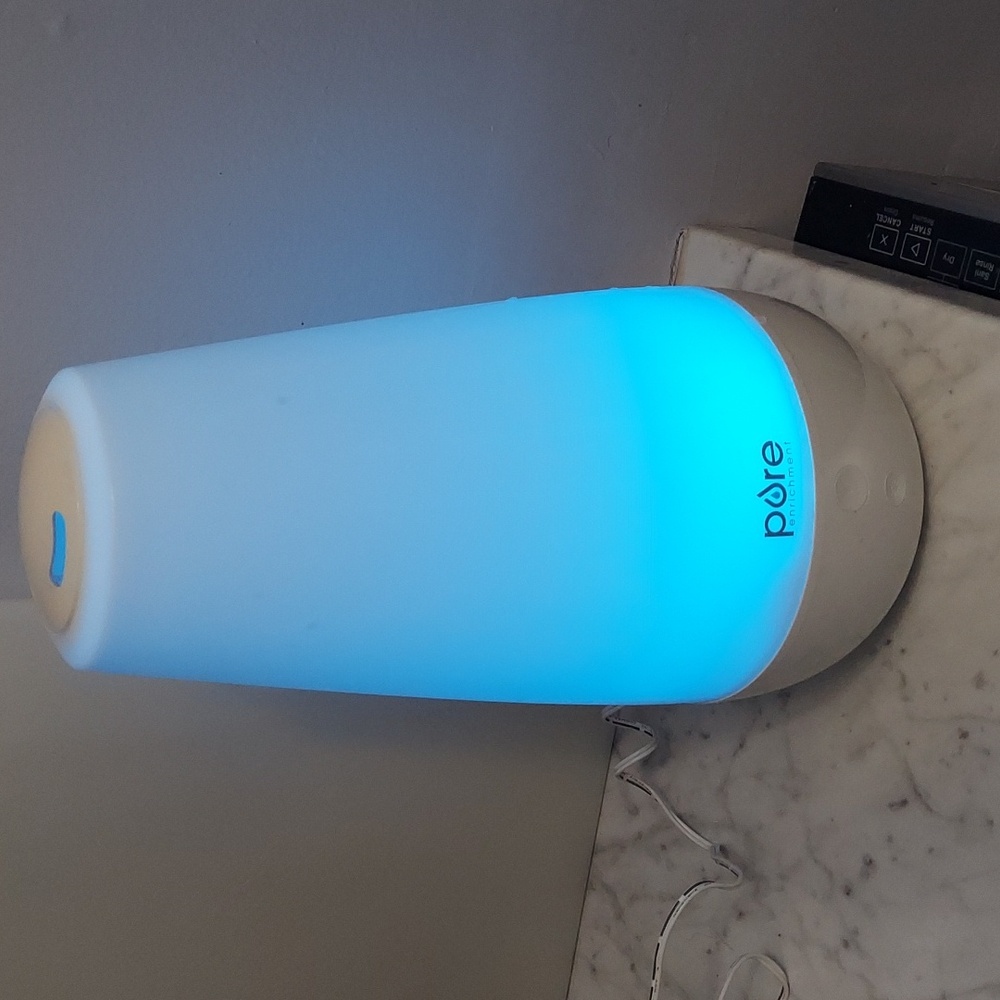 Pure Enrichment Humidifier With Color-Changing Nightlight - Picture 3 of 8